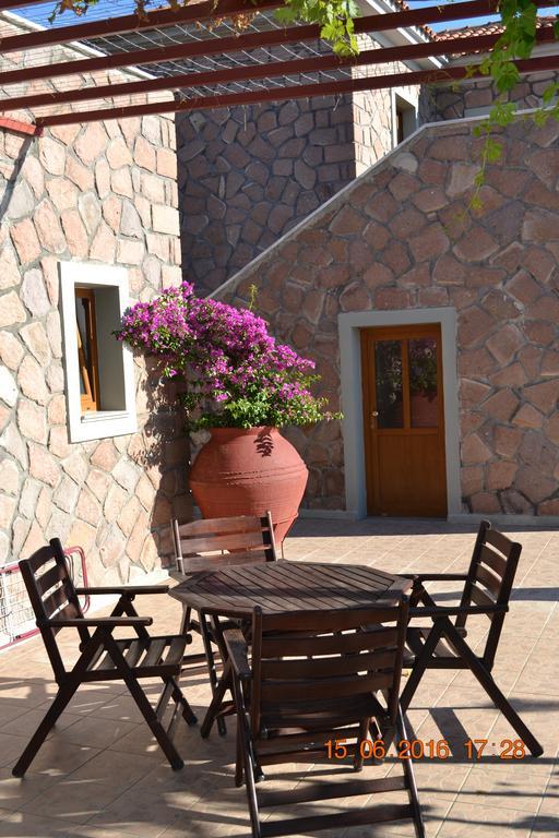 Molivos Castle Apartments Mithimna Bagian luar foto